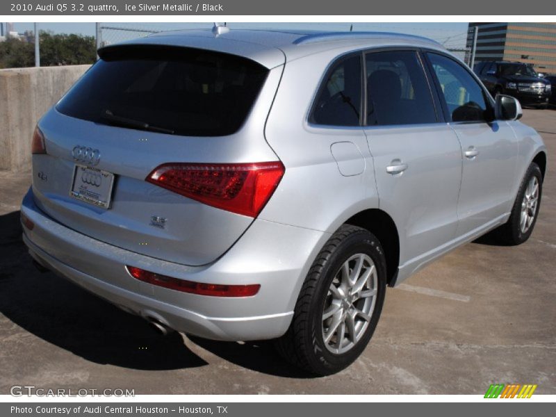 Ice Silver Metallic / Black 2010 Audi Q5 3.2 quattro