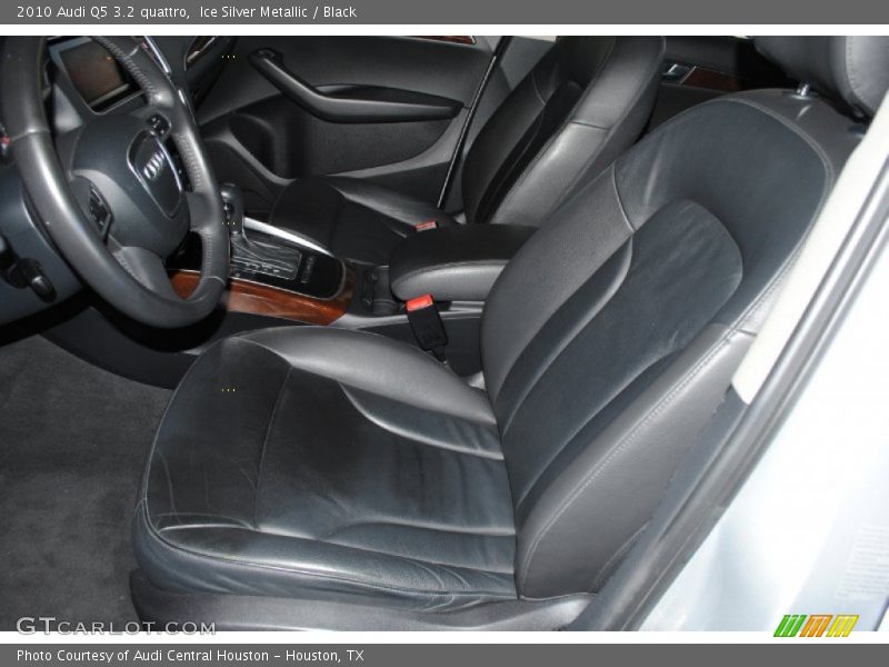 Front Seat of 2010 Q5 3.2 quattro