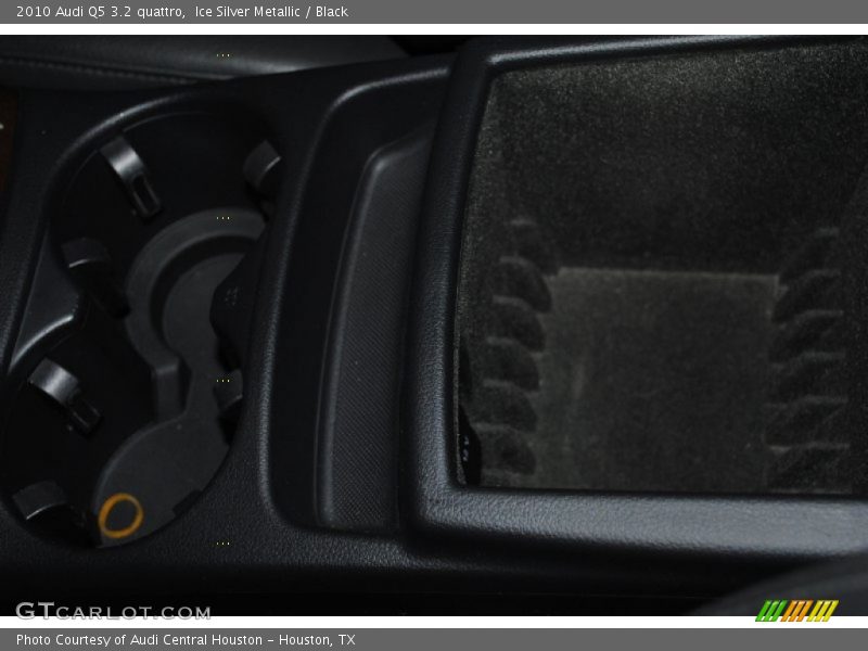 Ice Silver Metallic / Black 2010 Audi Q5 3.2 quattro