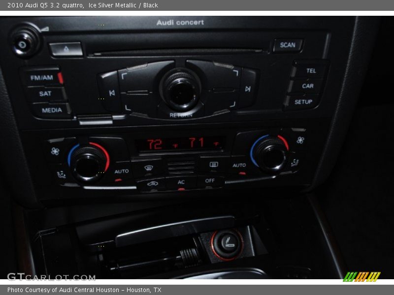 Ice Silver Metallic / Black 2010 Audi Q5 3.2 quattro