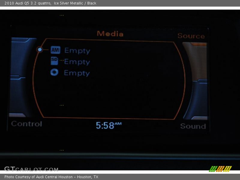 Ice Silver Metallic / Black 2010 Audi Q5 3.2 quattro