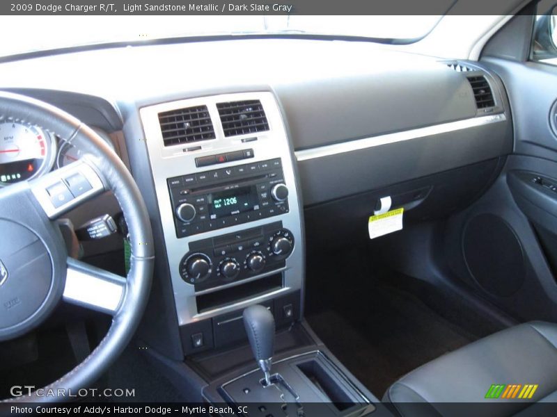 Light Sandstone Metallic / Dark Slate Gray 2009 Dodge Charger R/T