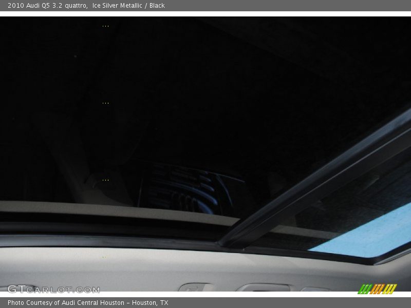 Ice Silver Metallic / Black 2010 Audi Q5 3.2 quattro
