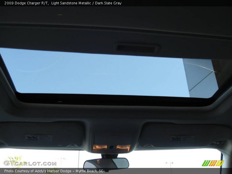 Light Sandstone Metallic / Dark Slate Gray 2009 Dodge Charger R/T