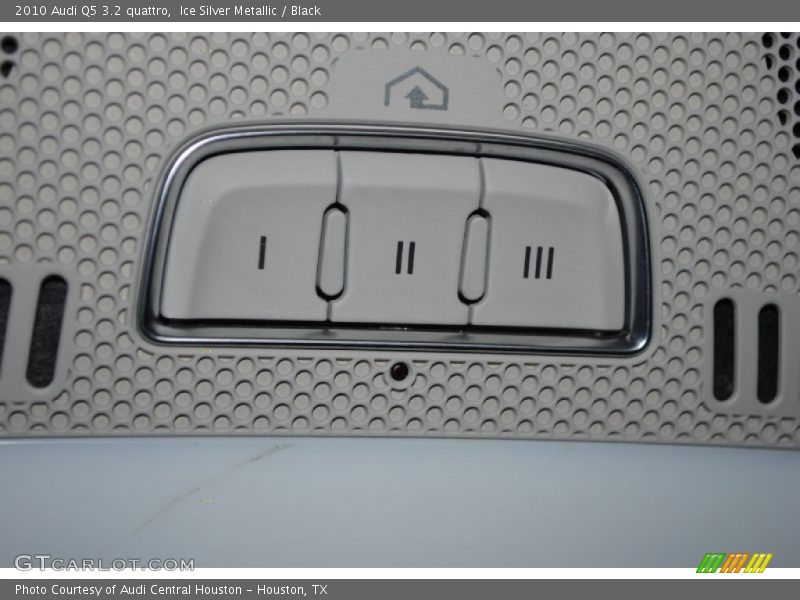 Ice Silver Metallic / Black 2010 Audi Q5 3.2 quattro