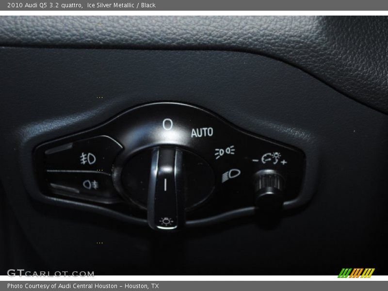 Ice Silver Metallic / Black 2010 Audi Q5 3.2 quattro