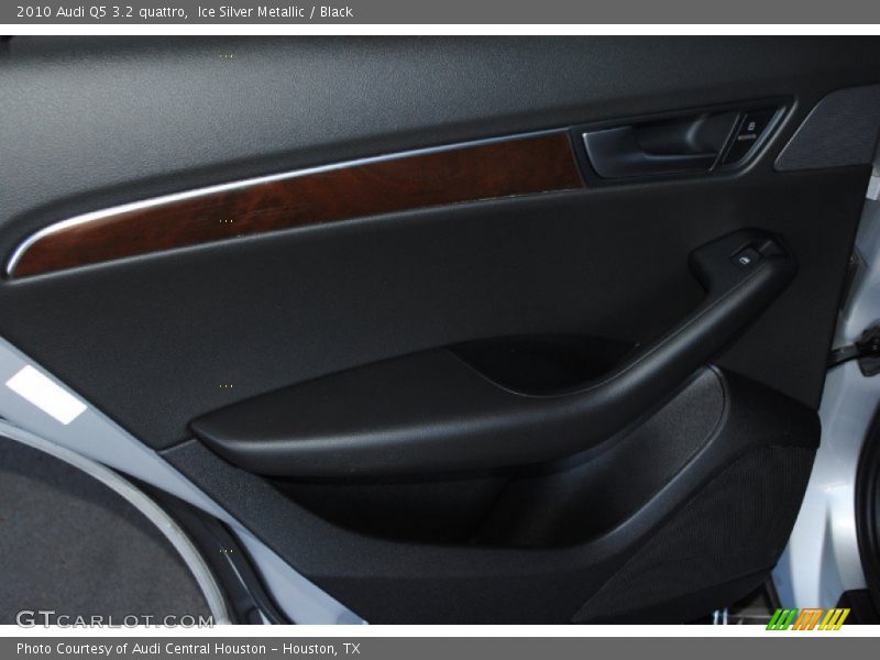 Ice Silver Metallic / Black 2010 Audi Q5 3.2 quattro