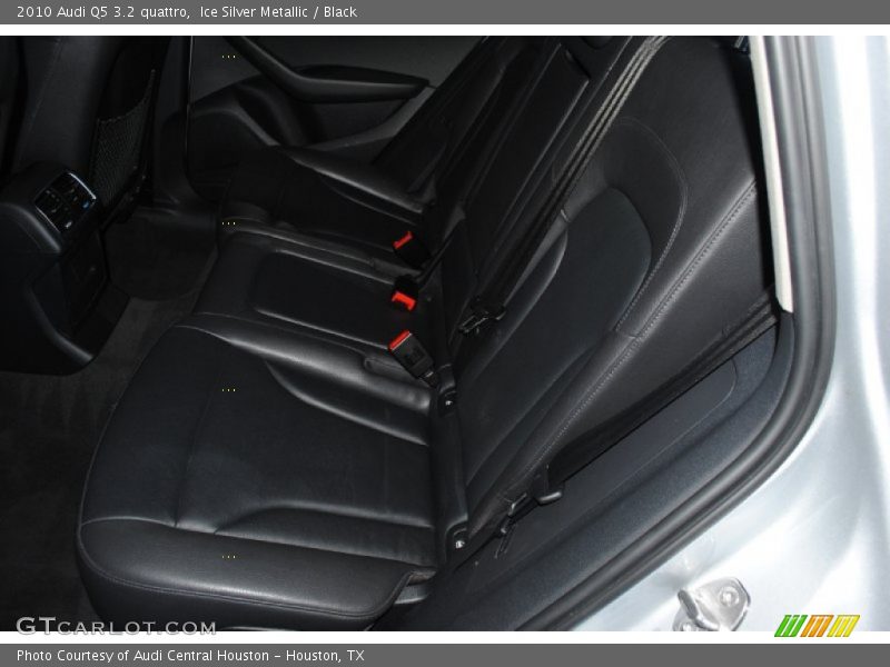 Ice Silver Metallic / Black 2010 Audi Q5 3.2 quattro