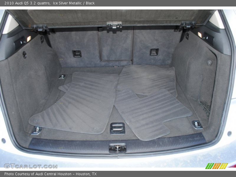  2010 Q5 3.2 quattro Trunk