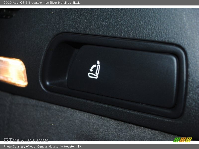 Ice Silver Metallic / Black 2010 Audi Q5 3.2 quattro