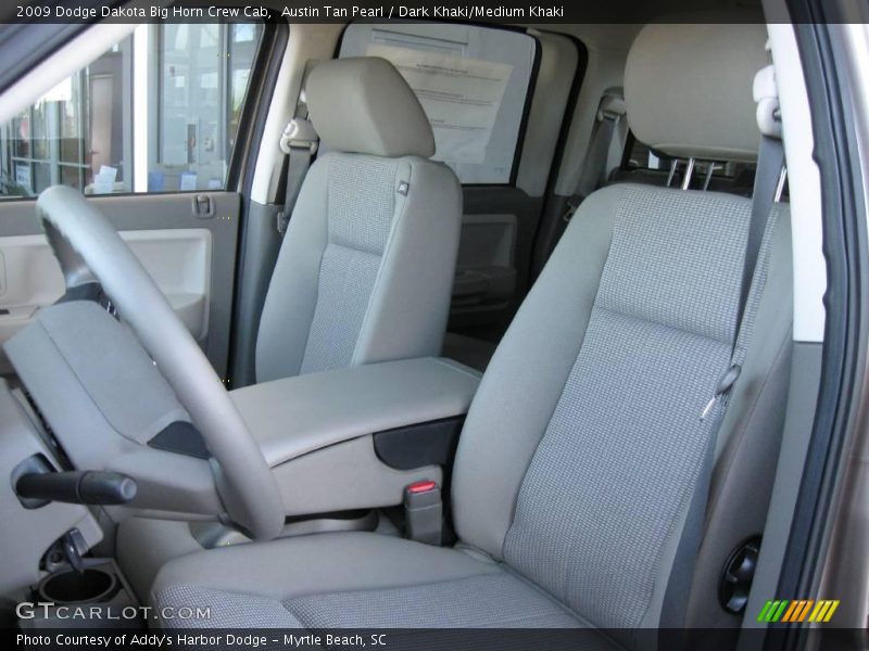 Austin Tan Pearl / Dark Khaki/Medium Khaki 2009 Dodge Dakota Big Horn Crew Cab