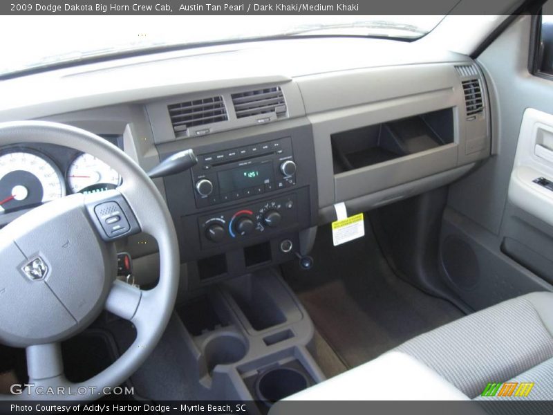 Austin Tan Pearl / Dark Khaki/Medium Khaki 2009 Dodge Dakota Big Horn Crew Cab