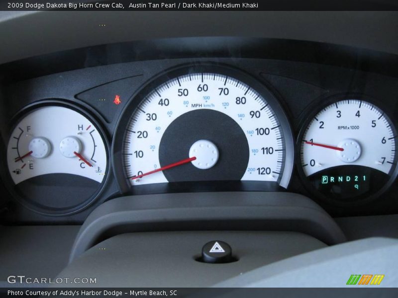 Austin Tan Pearl / Dark Khaki/Medium Khaki 2009 Dodge Dakota Big Horn Crew Cab