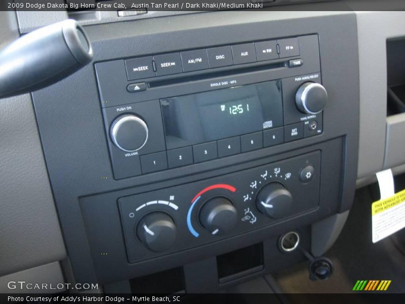 Austin Tan Pearl / Dark Khaki/Medium Khaki 2009 Dodge Dakota Big Horn Crew Cab