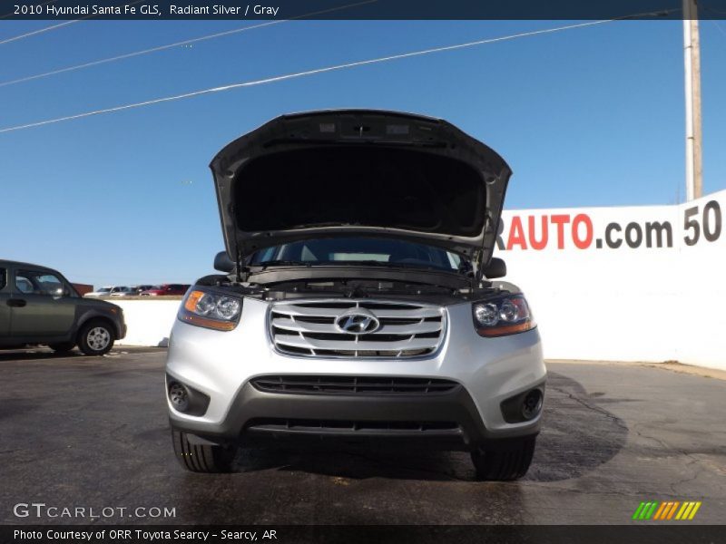 Radiant Silver / Gray 2010 Hyundai Santa Fe GLS