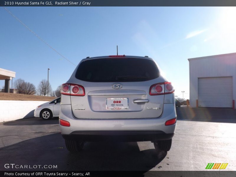 Radiant Silver / Gray 2010 Hyundai Santa Fe GLS