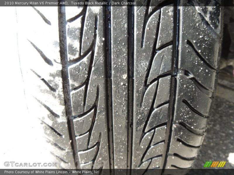 Tuxedo Black Metallic / Dark Charcoal 2010 Mercury Milan V6 Premier AWD