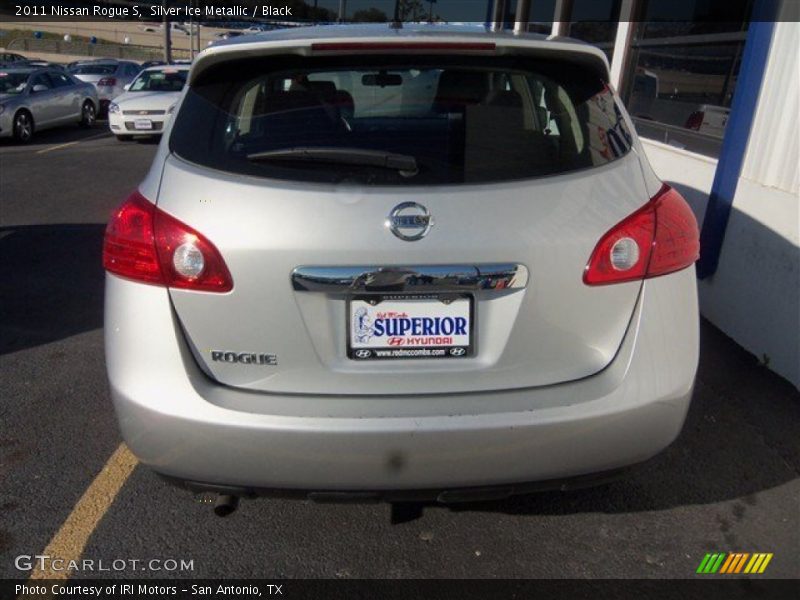 Silver Ice Metallic / Black 2011 Nissan Rogue S