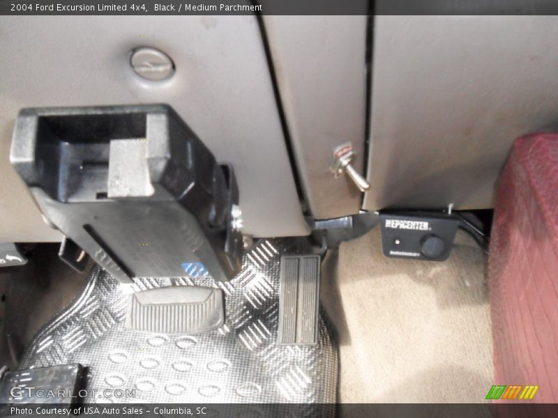 Black / Medium Parchment 2004 Ford Excursion Limited 4x4
