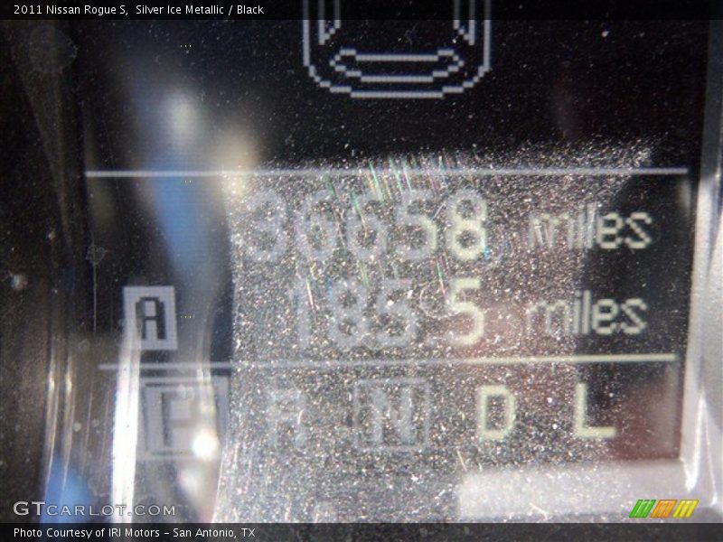 Silver Ice Metallic / Black 2011 Nissan Rogue S