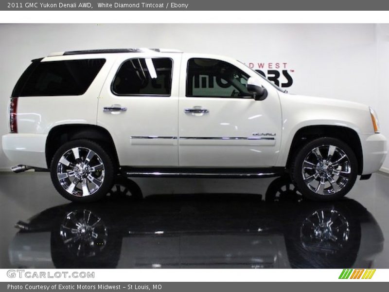 White Diamond Tintcoat / Ebony 2011 GMC Yukon Denali AWD