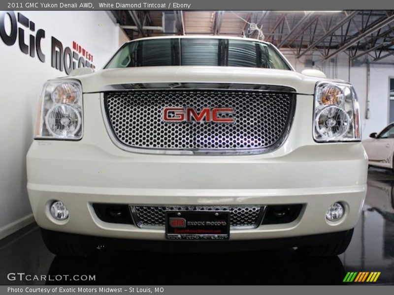 White Diamond Tintcoat / Ebony 2011 GMC Yukon Denali AWD