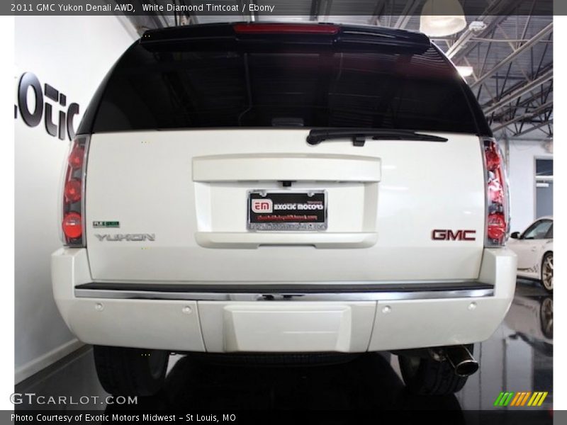 White Diamond Tintcoat / Ebony 2011 GMC Yukon Denali AWD