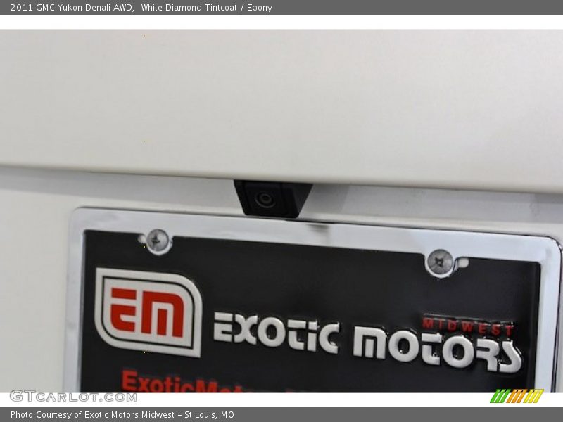 White Diamond Tintcoat / Ebony 2011 GMC Yukon Denali AWD