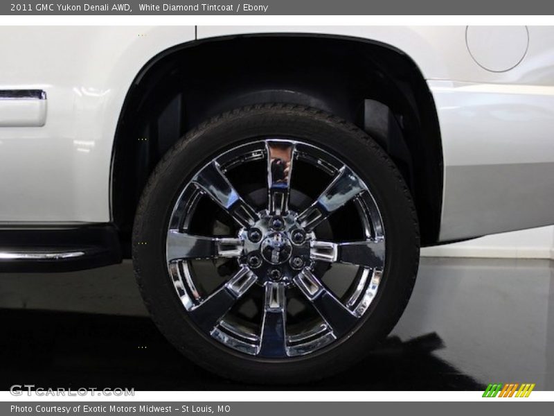 White Diamond Tintcoat / Ebony 2011 GMC Yukon Denali AWD