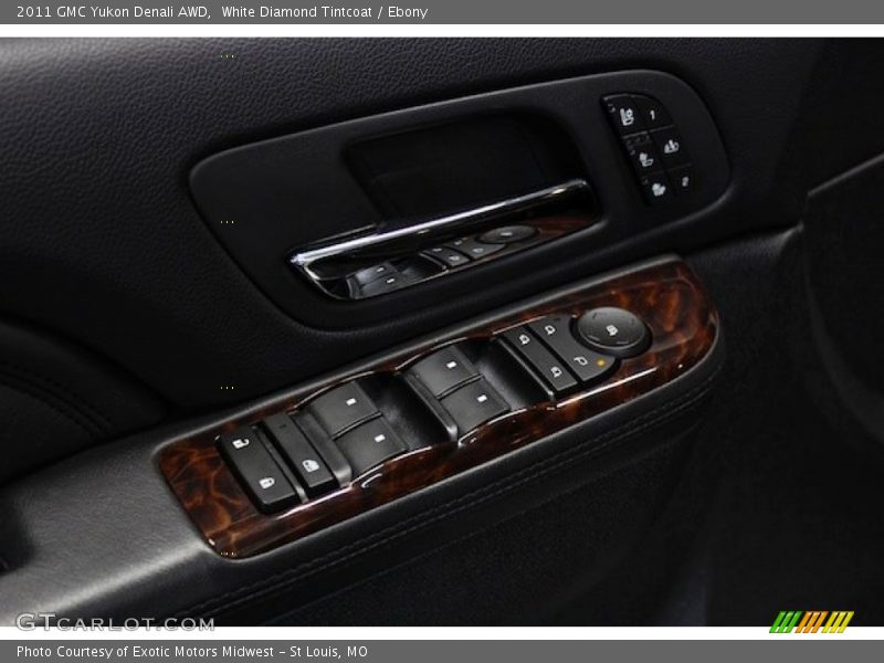 White Diamond Tintcoat / Ebony 2011 GMC Yukon Denali AWD
