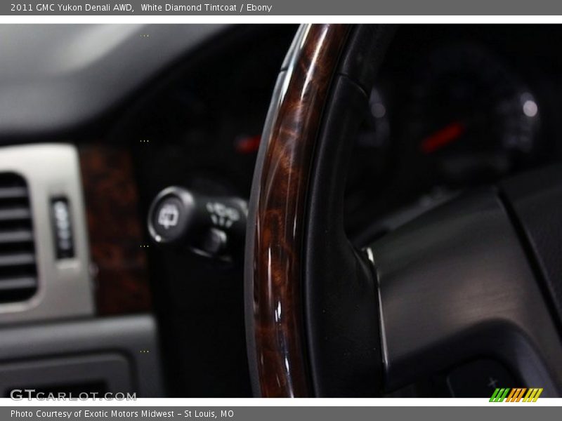 White Diamond Tintcoat / Ebony 2011 GMC Yukon Denali AWD