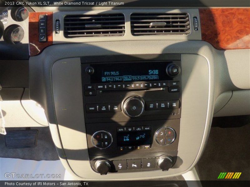 White Diamond Tricoat / Light Titanium 2013 GMC Yukon XL SLT