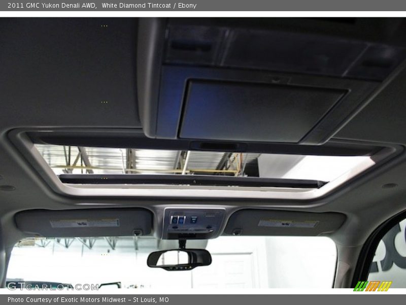 White Diamond Tintcoat / Ebony 2011 GMC Yukon Denali AWD