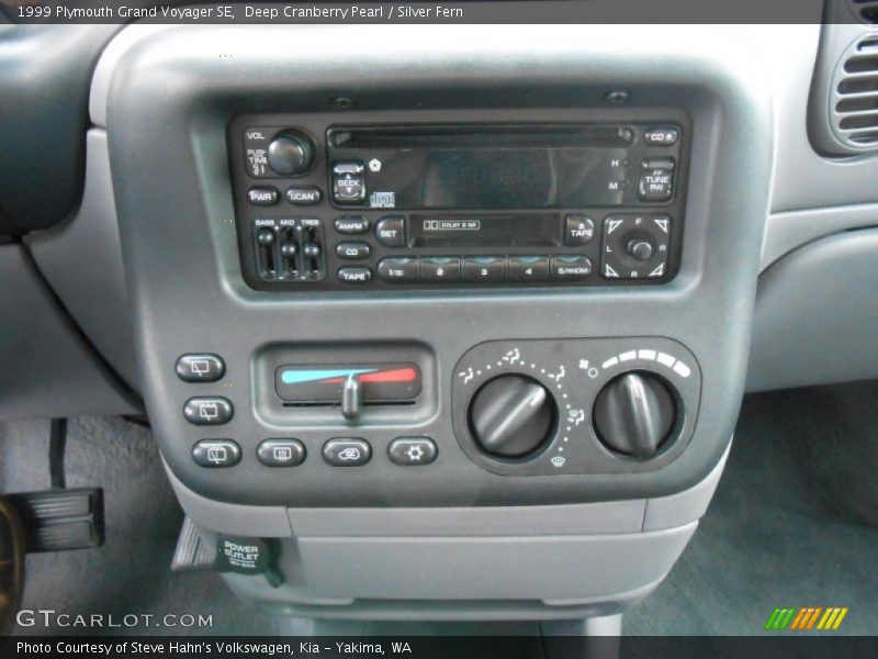 Controls of 1999 Grand Voyager SE