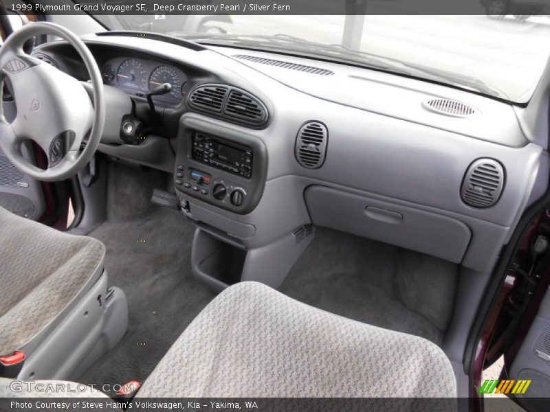 Dashboard of 1999 Grand Voyager SE