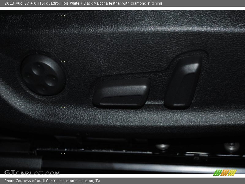 Ibis White / Black Valcona leather with diamond stitching 2013 Audi S7 4.0 TFSI quattro