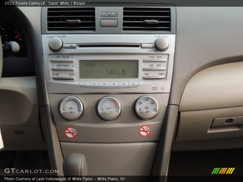 Controls of 2011 Camry LE