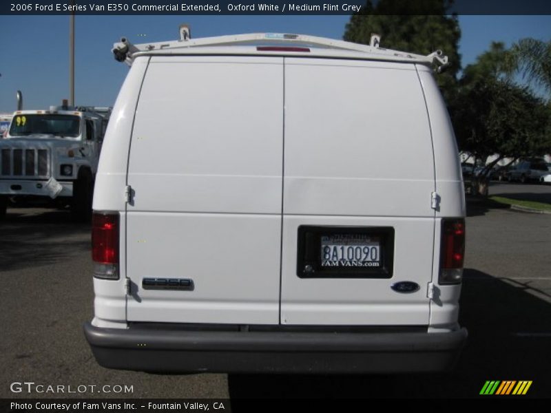 Oxford White / Medium Flint Grey 2006 Ford E Series Van E350 Commercial Extended
