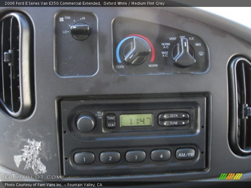 Oxford White / Medium Flint Grey 2006 Ford E Series Van E350 Commercial Extended