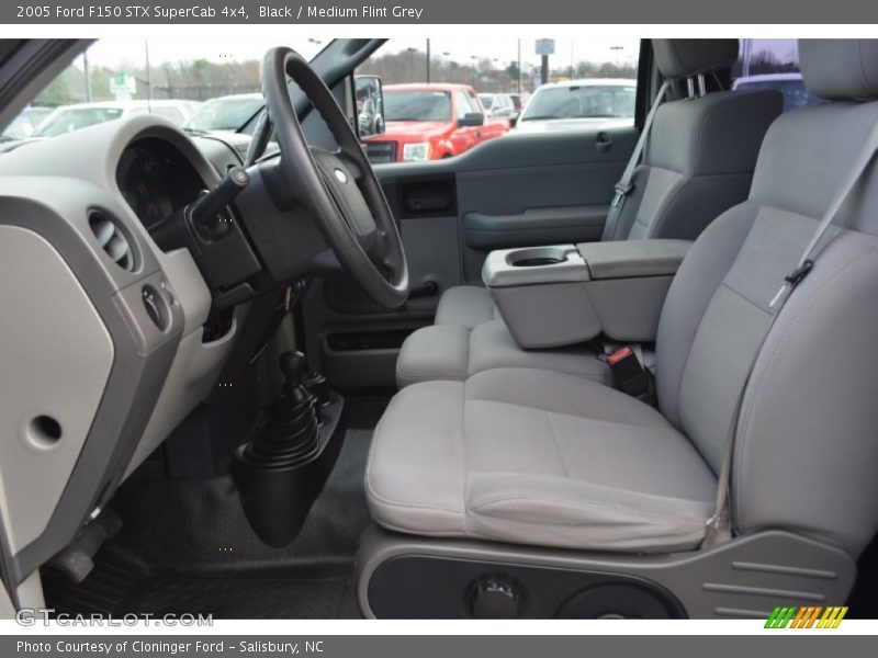 Black / Medium Flint Grey 2005 Ford F150 STX SuperCab 4x4