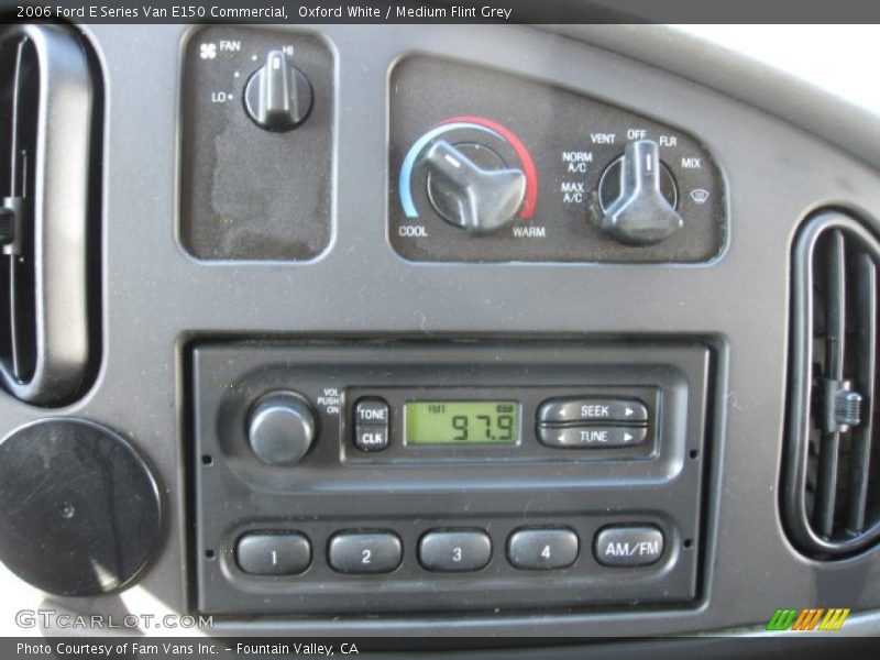 Oxford White / Medium Flint Grey 2006 Ford E Series Van E150 Commercial
