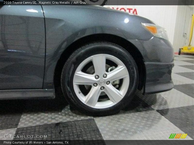 Magnetic Gray Metallic / Ash Gray 2010 Toyota Camry SE