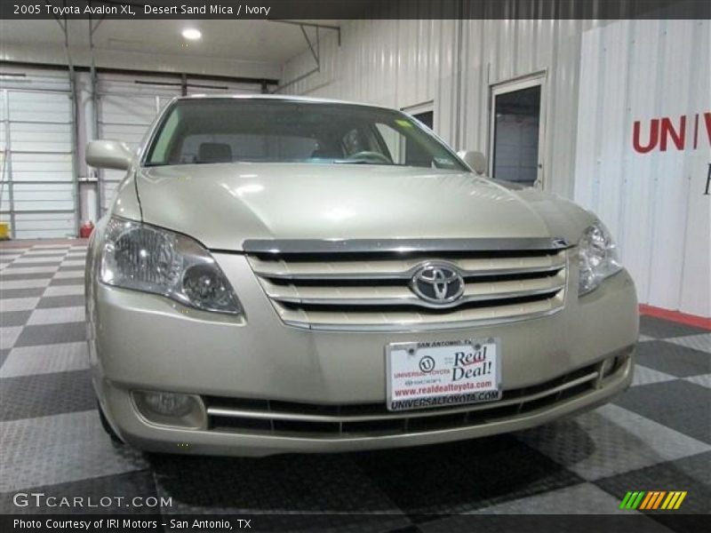 Desert Sand Mica / Ivory 2005 Toyota Avalon XL