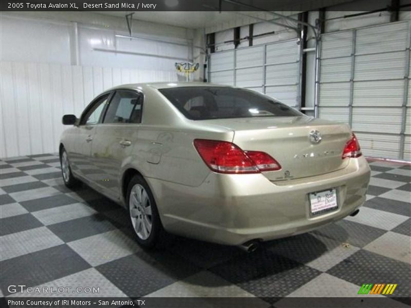 Desert Sand Mica / Ivory 2005 Toyota Avalon XL