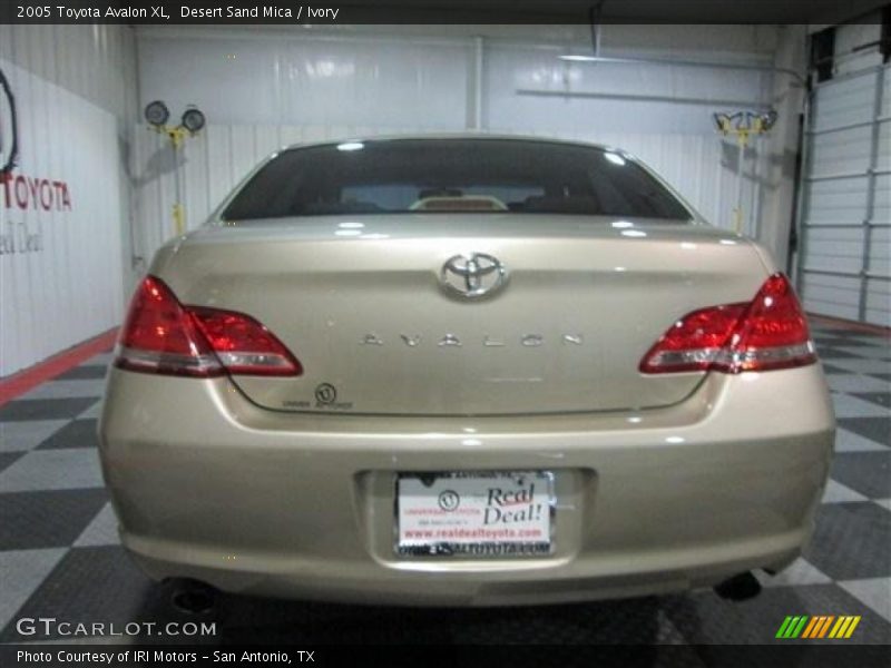 Desert Sand Mica / Ivory 2005 Toyota Avalon XL