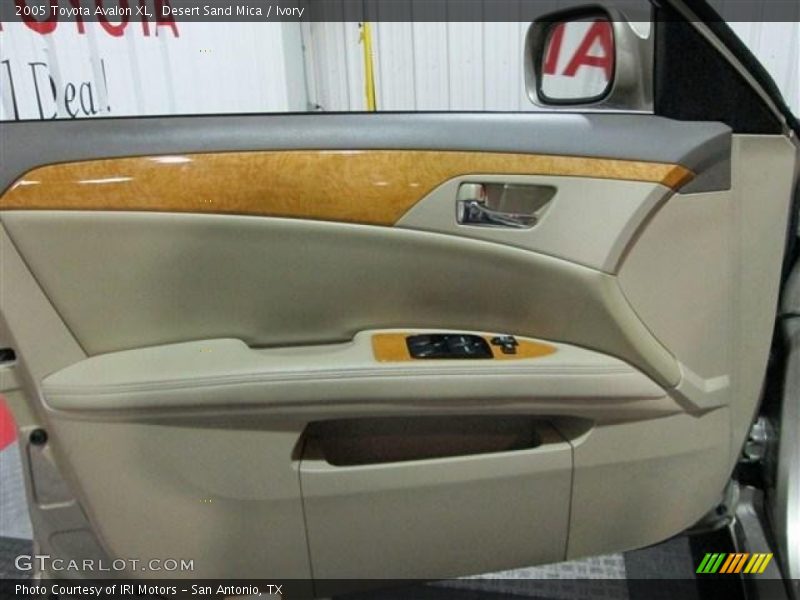 Desert Sand Mica / Ivory 2005 Toyota Avalon XL