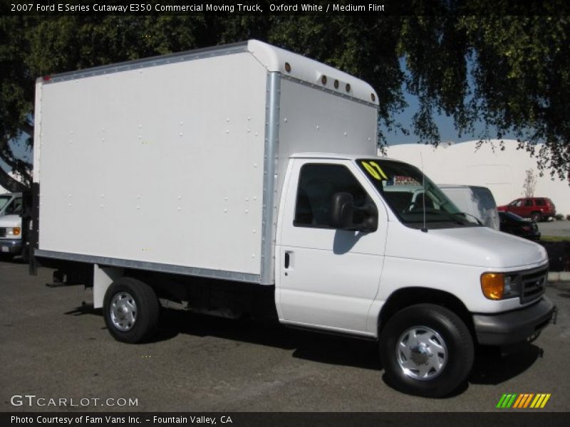 Oxford White / Medium Flint 2007 Ford E Series Cutaway E350 Commercial Moving Truck