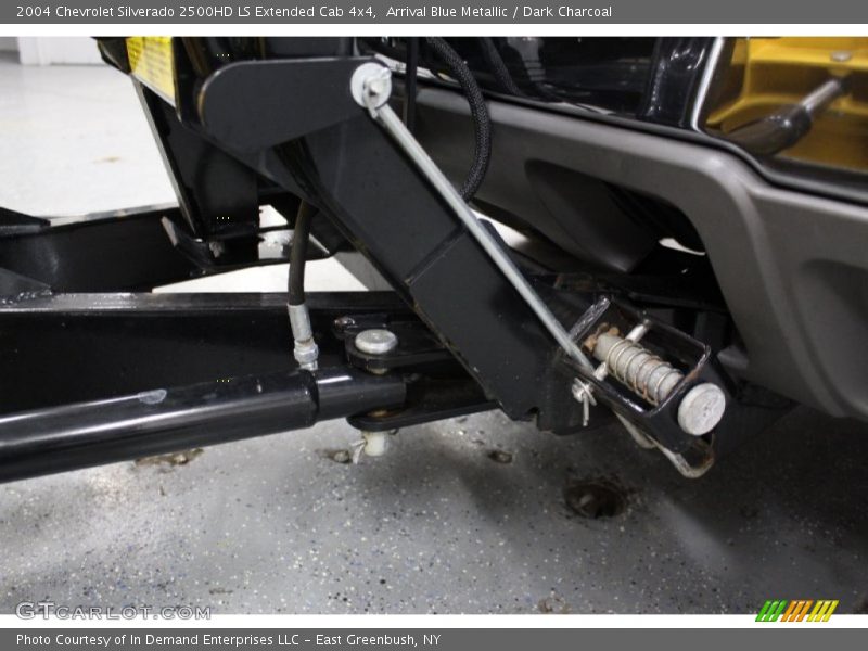 Arrival Blue Metallic / Dark Charcoal 2004 Chevrolet Silverado 2500HD LS Extended Cab 4x4