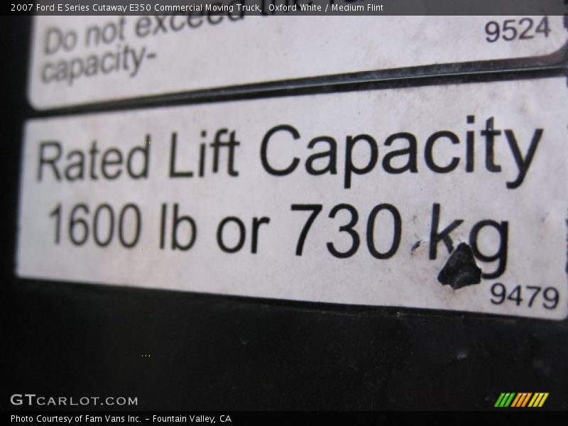 Oxford White / Medium Flint 2007 Ford E Series Cutaway E350 Commercial Moving Truck