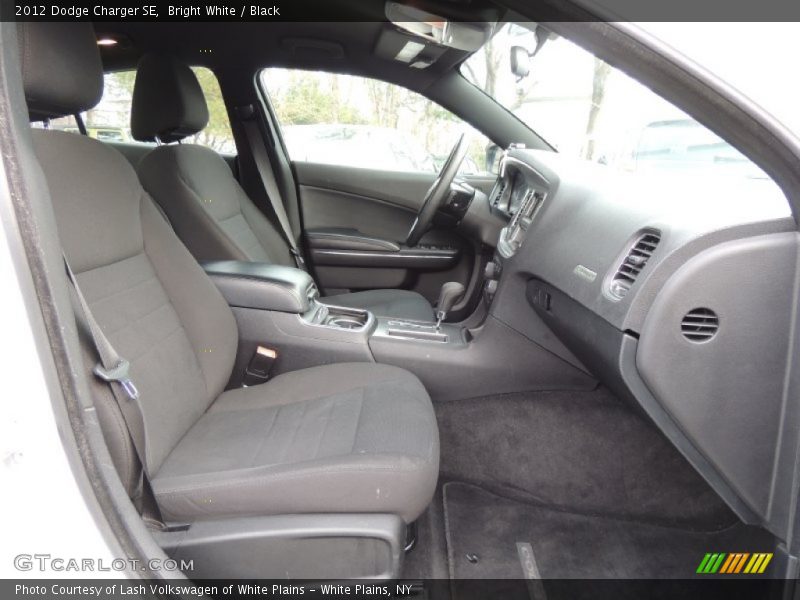 Bright White / Black 2012 Dodge Charger SE